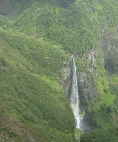 Il y a cind ans, la paroi du Trou de Fer s'est écroulée au niveau de la troisième cascade, celle du Bras de Caverne. 